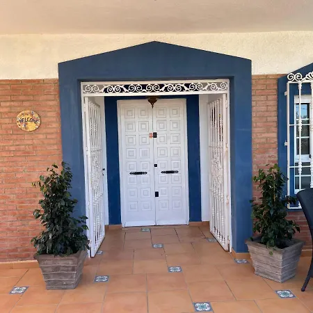 Alojamento de Acomodação e Pequeno-almoço Anna's Garden Torrevieja
