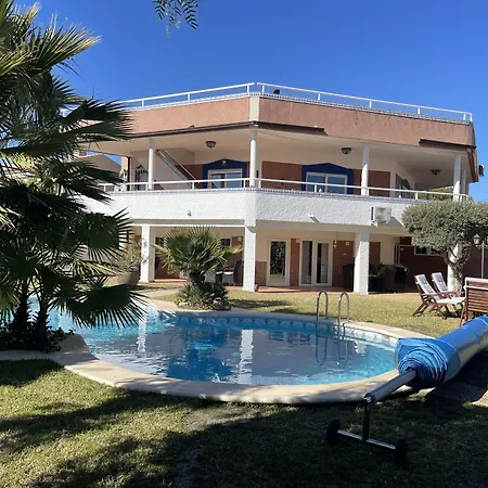 Anna's Garden فندق مبيت وإفطار 3*